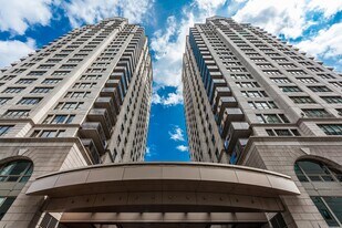 1210 Blvd. De Maisonneuve Ouest in Montréal, QC - Building Photo