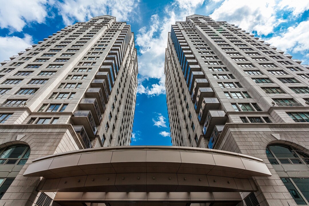 1210 Blvd. De Maisonneuve Ouest in Montréal, QC - Building Photo