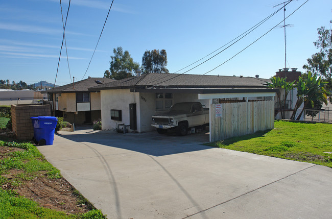 5425 Kiowa Dr in La Mesa, CA - Building Photo - Building Photo