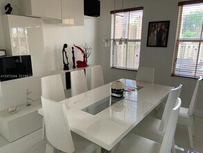 7586 NW 113th Path in Medley, FL - Building Photo - Building Photo