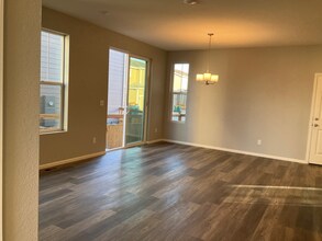 21250 E Radcliff Pl in Aurora, CO - Building Photo - Building Photo