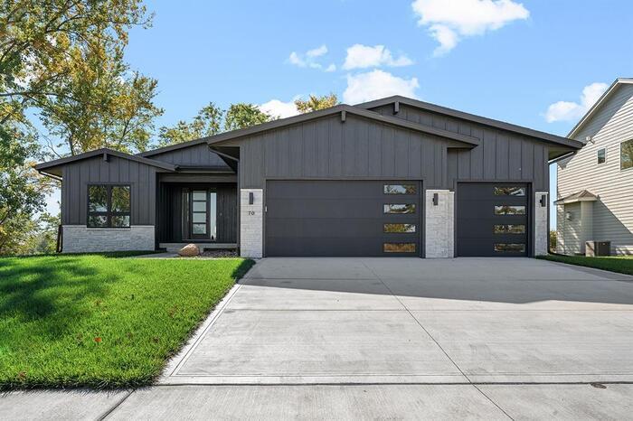 70 NW Wilder Ct in Waukee, IA - Building Photo