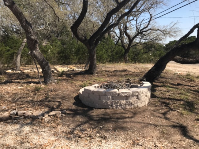 1251 Canyon Shores in Canyon Lake, TX - Foto de edificio - Building Photo