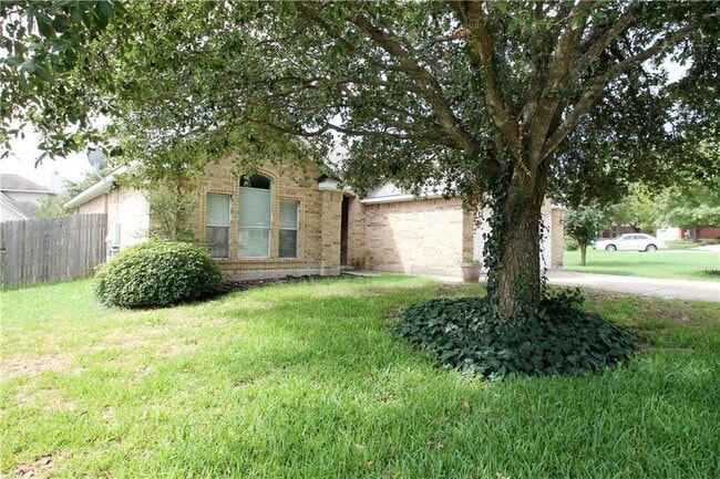 613 Runners Ridge in Pflugerville, TX - Building Photo - Building Photo