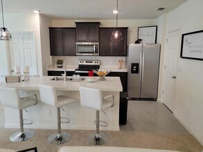 5517 Amusement Ave in Fort Pierce, FL - Building Photo - Building Photo