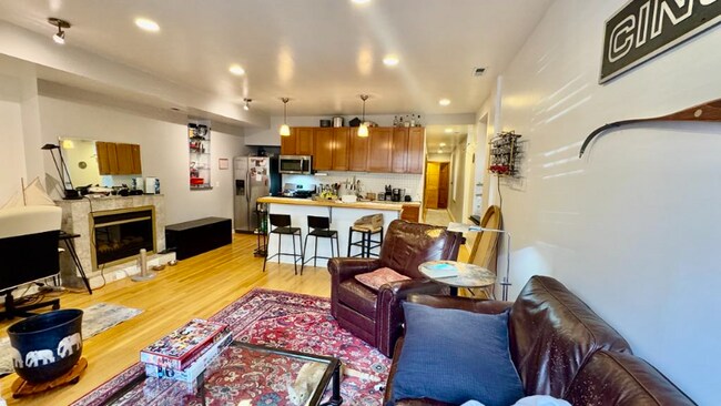 1453 W Cortez St, Unit 1 in Chicago, IL - Foto de edificio - Building Photo