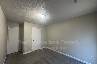 204 Bull Run St in Fayetteville, NC - Building Photo - Building Photo