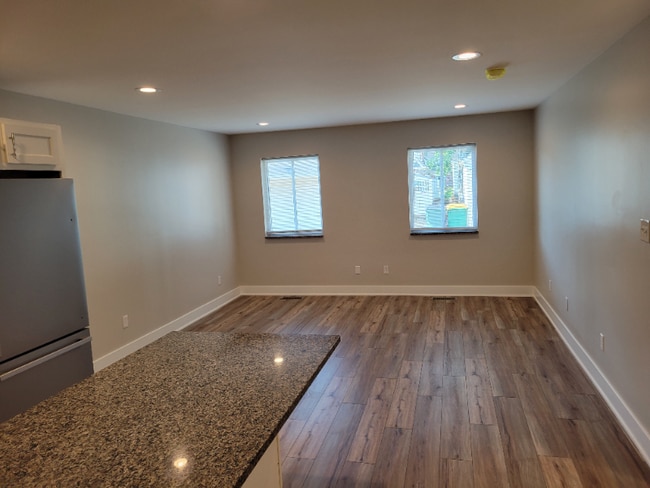 4977 W 16th St, Unit B in Indianapolis, IN - Building Photo - Building Photo