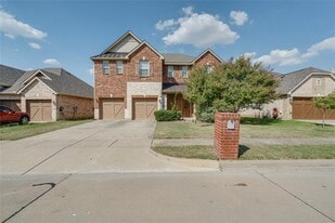 601 Port Royale Way in Euless, TX - Building Photo
