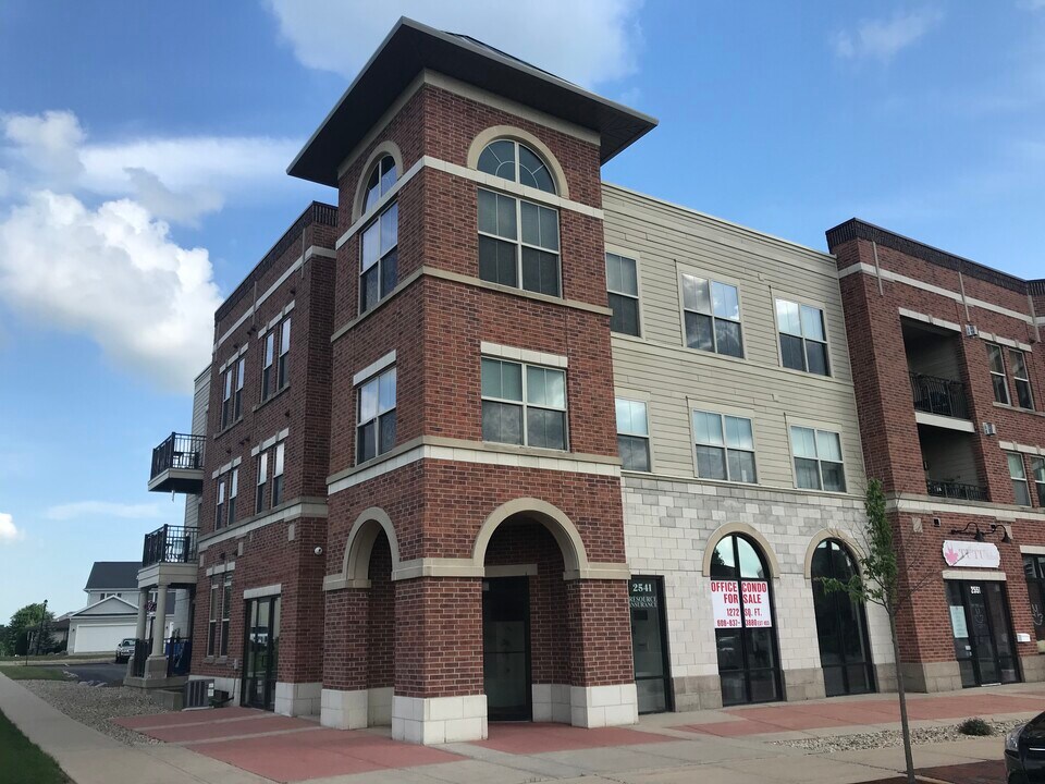 Smith's Crossing in Sun Prairie, WI - Building Photo