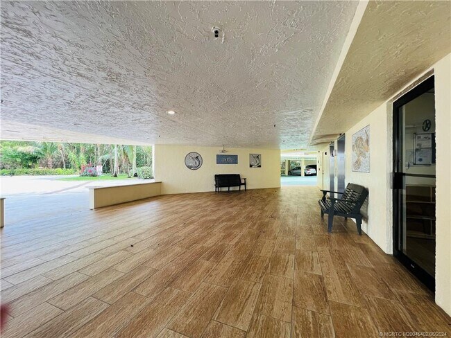 property at 221 NE Plantation Rd