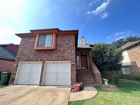 785 Pierre Ln in Plano, TX - Building Photo