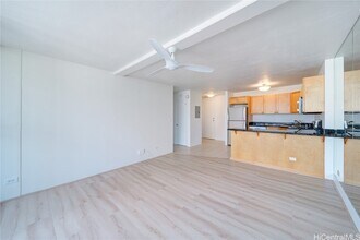 430 Kaiolu St, Unit 1010 in Honolulu, HI - Building Photo - Building Photo