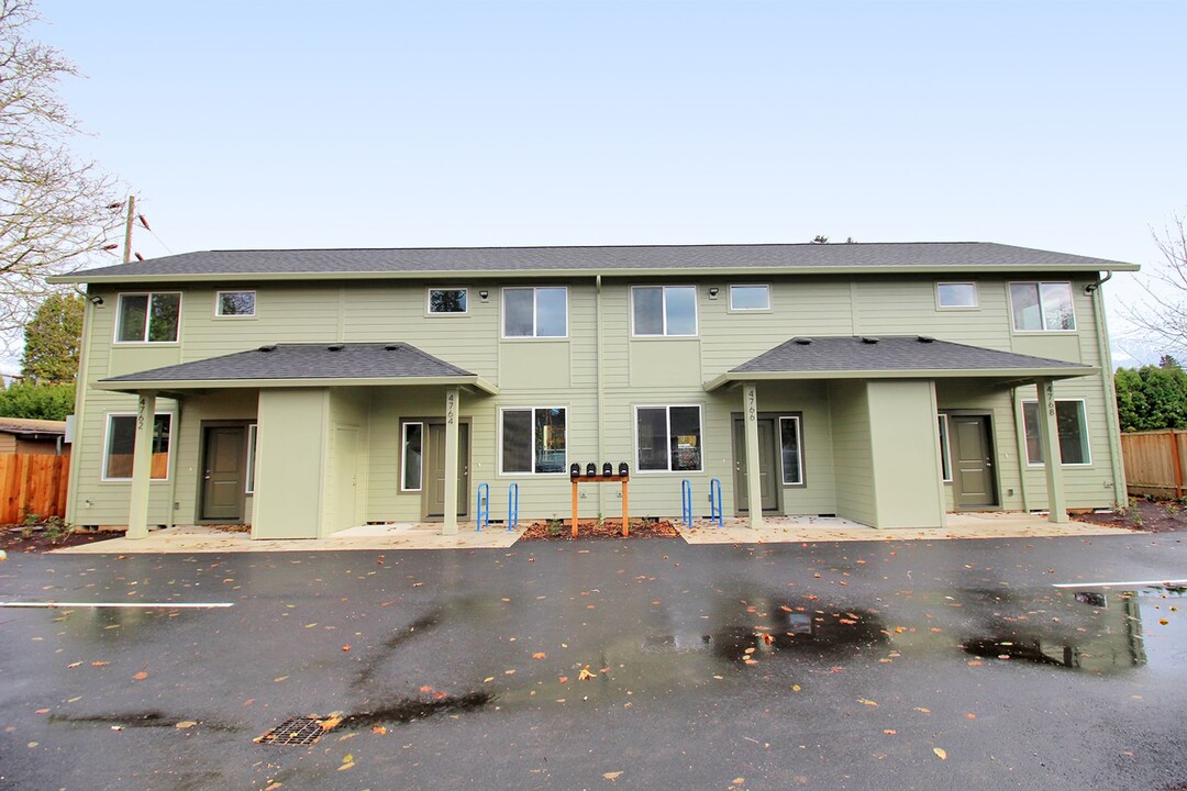 4762 SE 52nd Ave-Unit -4762 in Portland, OR - Foto de edificio