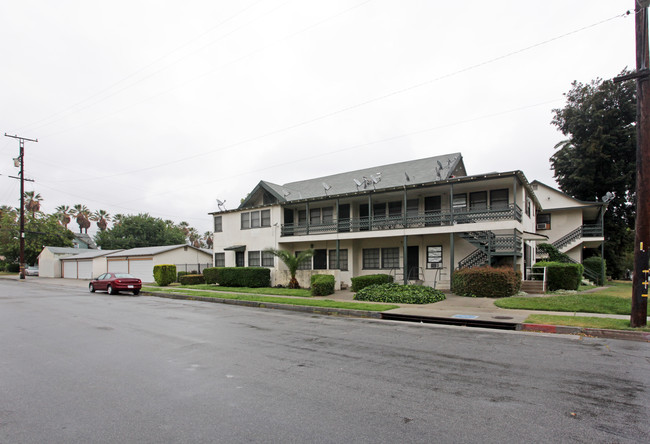 602-630 N Caswell Ave in Pomona, CA - Foto de edificio - Building Photo