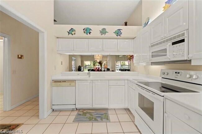 1615 Windy Pines Dr in Naples, FL - Building Photo - Building Photo