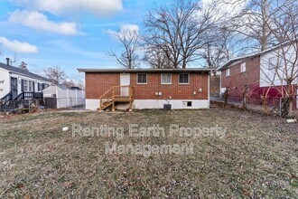 801 Thomas Ave in Ferguson, MO - Building Photo - Building Photo
