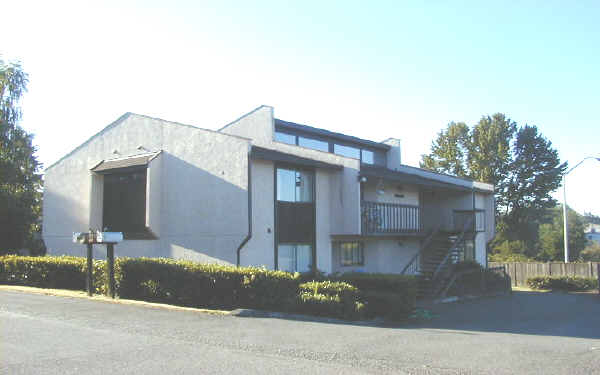 8204 242nd St SW in Edmonds, WA - Building Photo