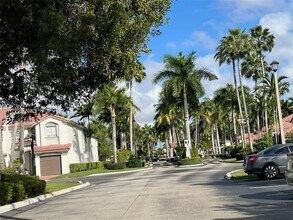 5078 NW 114th Path in Doral, FL - Building Photo - Building Photo