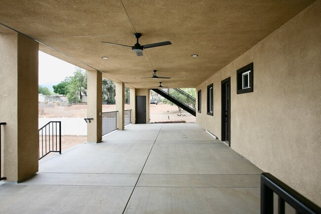 9978 Valle Caballo Ln in El Cajon, CA - Building Photo - Building Photo