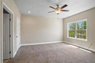 1974 Midyette Rd in Tallahassee, FL - Foto de edificio - Building Photo