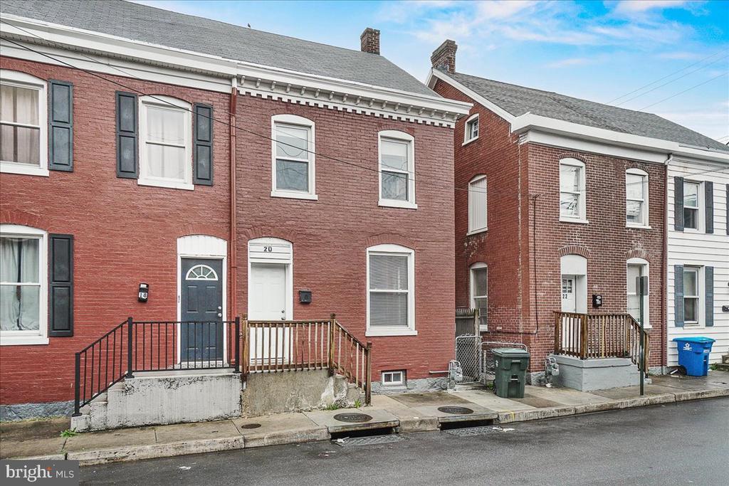 20 S Locust St in Hagerstown, MD - Building Photo