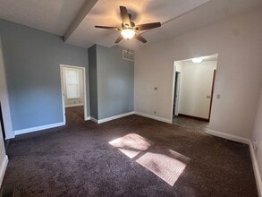 1607 N Roosevelt Ave in Bloomington, IL - Building Photo - Building Photo