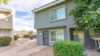 19601 N 7th St in Phoenix, AZ - Building Photo