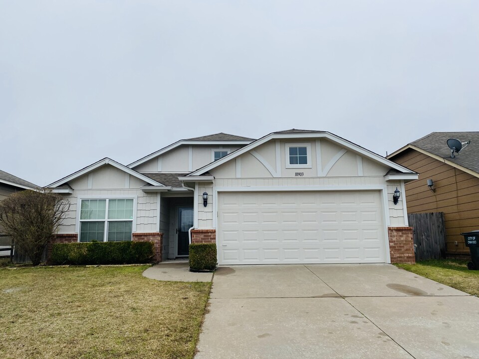 10903 N 117th E Ave in Owasso, OK - Building Photo