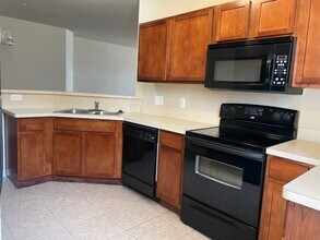8429 Towne Center Cir in Warren, MI - Building Photo - Building Photo