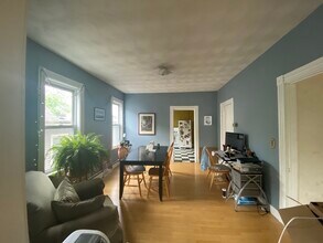 11 Thorndike St, Unit 2 in Somerville, MA - Building Photo - Building Photo