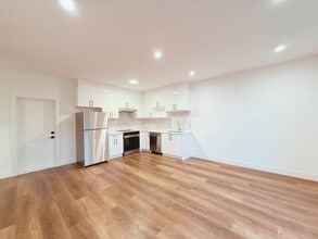 16676-1617A 17a Ave in Surrey, BC - Building Photo - Building Photo