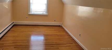 166-48 25th Ave in Queens, NY - Building Photo - Building Photo