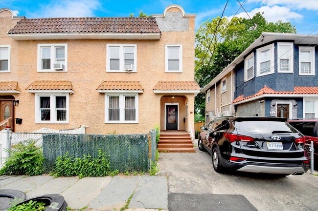 property at 140 Saratoga Ave