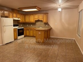 811 French in Edinburg, TX - Building Photo - Building Photo