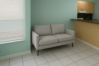 2755 NW 11th St in Miami, FL - Building Photo - Building Photo