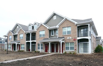 Garden Place Apartments in Cary, IL - Building Photo - Building Photo