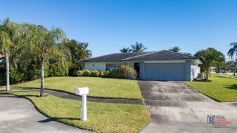 75 Cinnamon Pl in Jupiter, FL - Foto de edificio - Building Photo