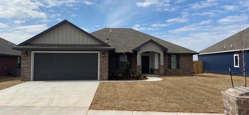 2001 Sara Vista Dr in Yukon, OK - Building Photo