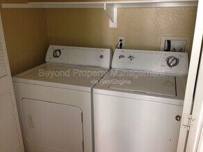 12376 Carmel Country Rd in San Diego, CA - Building Photo - Building Photo