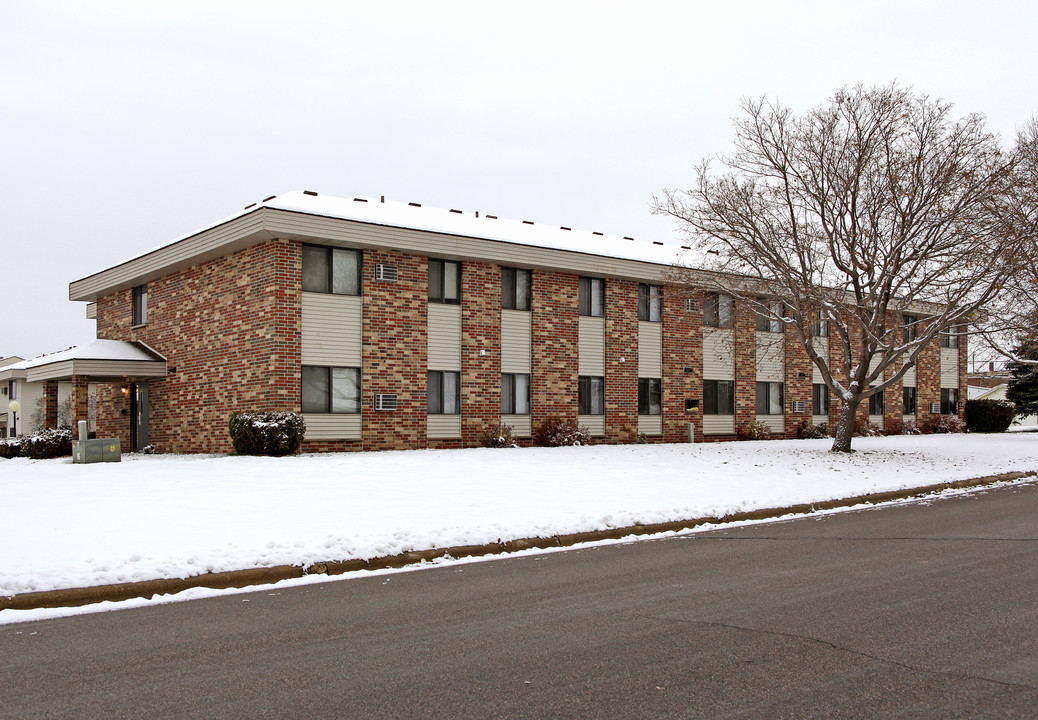 Cokato Parkview Apartments and Townhomes in Cokato, MN - Building Photo