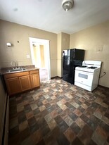 221 E 29th St, Unit 2