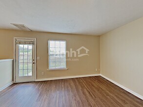 111 Dreville Dr in La Vergne, TN - Building Photo - Building Photo