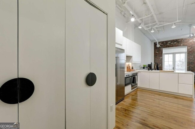 3235 Roswell Rd NE, Unit 703 in Atlanta, GA - Building Photo - Building Photo