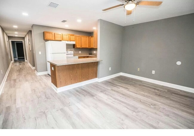 2920 E Columbus Dr in Tampa, FL - Building Photo - Building Photo