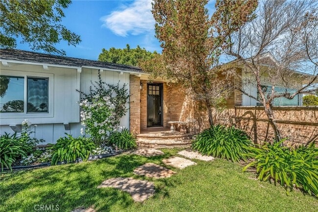 2417 Sunnyside Ridge Rd in Rancho Palos Verdes, CA - Building Photo - Building Photo