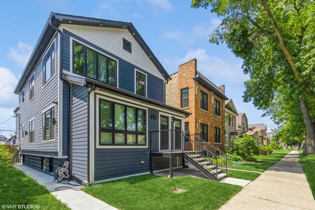 5306 N Luna Ave in Chicago, IL - Building Photo - Building Photo