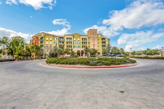 30 Strada Di Villaggio in Henderson, NV - Foto de edificio - Building Photo