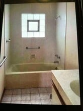 933 S Western Ave, Unit #2 in Chicago, IL - Building Photo - Building Photo