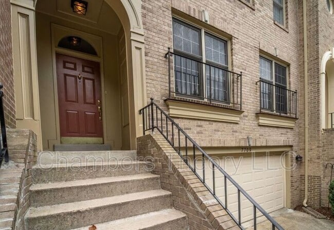 property at 7709 Rockledge Ct